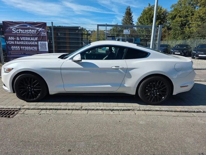 Ford Mustang Fastback 2.3 EcoBoost - Version de base noir de 2017