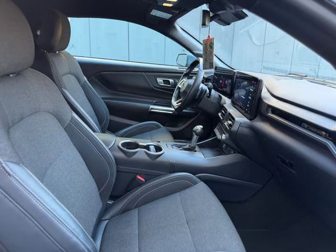 Ford Mustang 5.0 V8 Dark Horse - Pr�paration Exclusiv gris de 2025