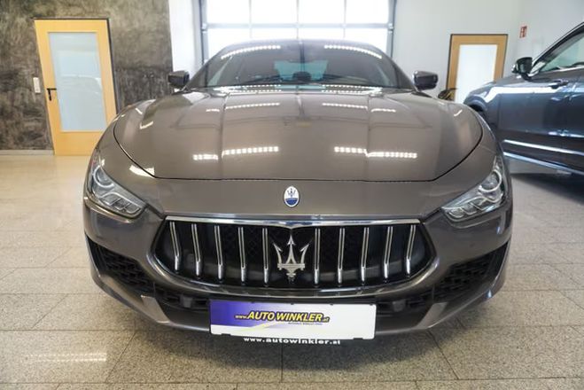 Maserati Ghibli GT 330 gris de 2022