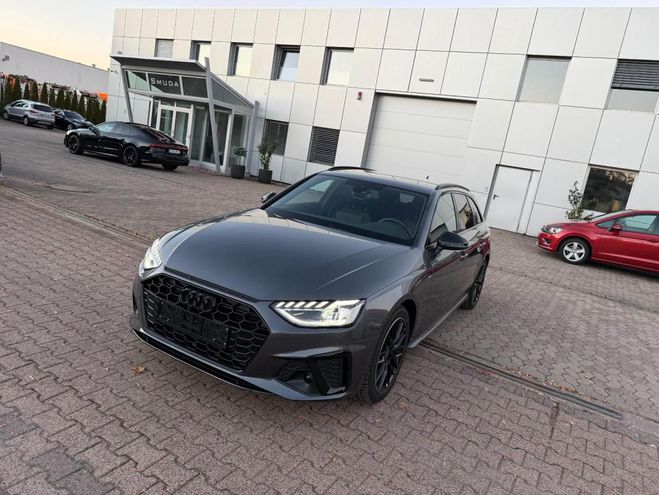Audi A4 TFSI S line - Attelage ACC Lane Assist C noir de 2024