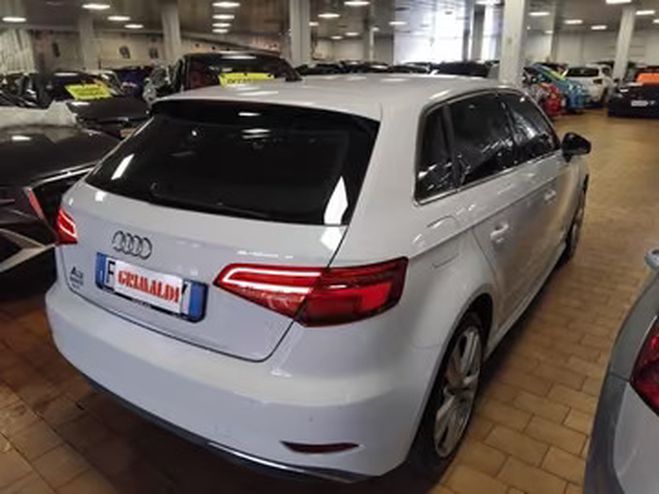 Audi A3 40 e-tron S line S tronic 18