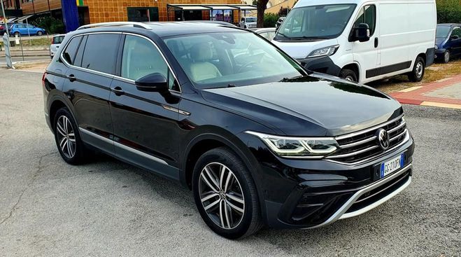 Volkswagen Tiguan 2.0 TDI R-Line 200 ch 4MOTION noir de 2022