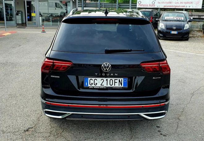 Volkswagen Tiguan 2.0 TDI R-Line 200 ch 4MOTION noir de 2022
