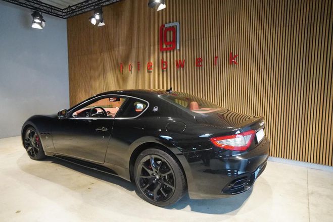 Maserati Gran Turismo V8 4.7 Sport - Deutsch Noir/Rouge noir de 2019