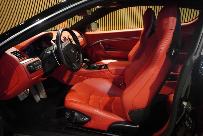Maserati Gran Turismo V8 4.7 Sport - Deutsch Noir/Rouge noir de 2019