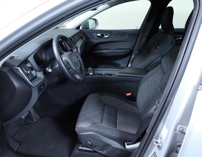 Volvo XC60 Core - 1�re Main Chauffage Stationnaire  argent de 2024
