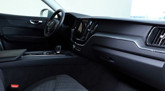 Volvo XC60 Core - 1�re Main Chauffage Stationnaire  argent de 2024