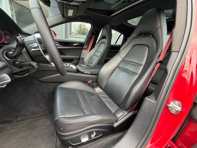 Porsche Panamera 4 rouge de 2018
