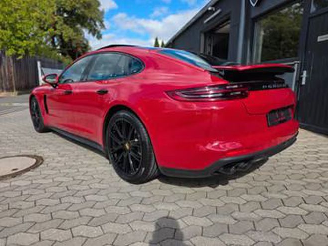 Porsche Panamera 4 rouge de 2018