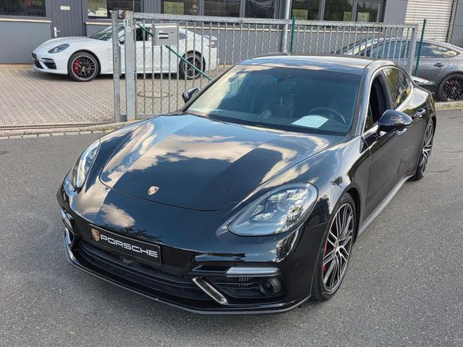 Porsche Panamera Turbo noir de 2017