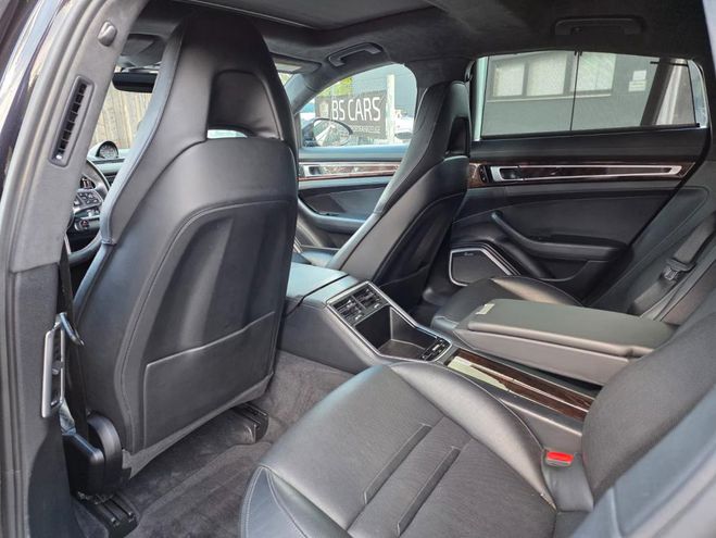 Porsche Panamera Turbo noir de 2017