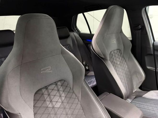 Volkswagen Golf VIII Limousine 2.0 TSI R-Line DSG - Navi argent de 2022
