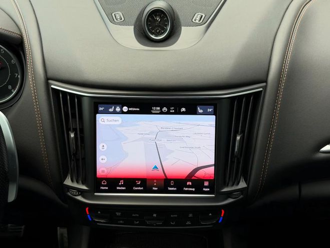 Maserati Levante 3.0 V6 Modena S - Nerissimo Paket ACC To blanc de 2022