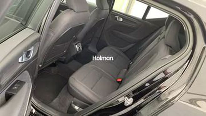 Volvo XC40 T2 Momentum Pro noir de 2022