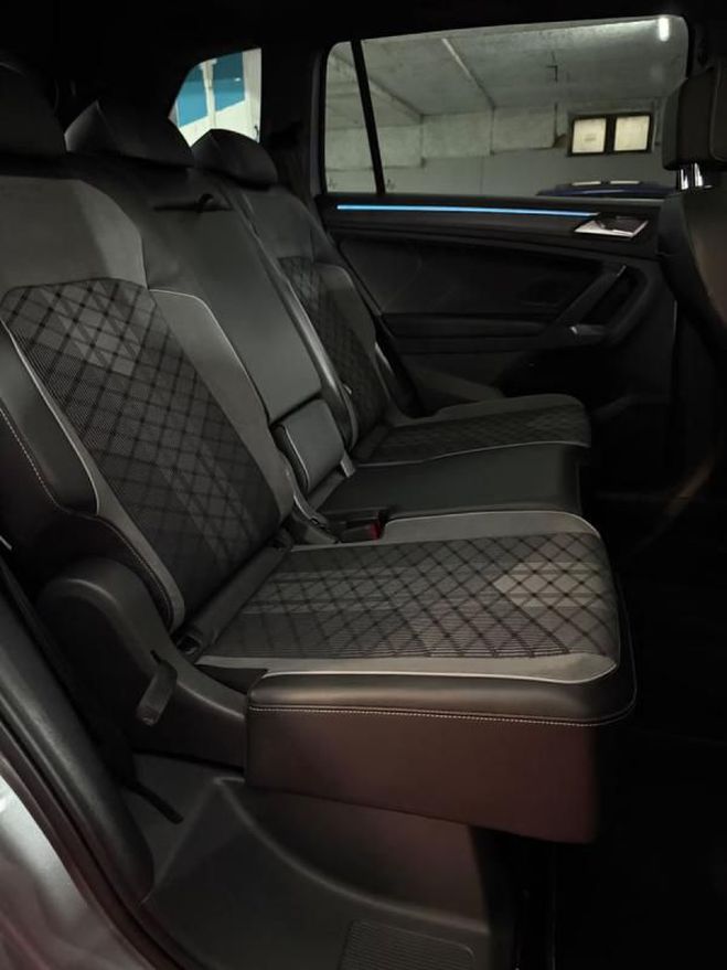 Volkswagen Tiguan R-Line 4Motion - Vollausstattung argent de 2022