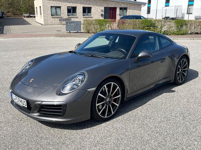 Porsche 911 type 991 911 (991.2) Carrera 4S gris de 2016
