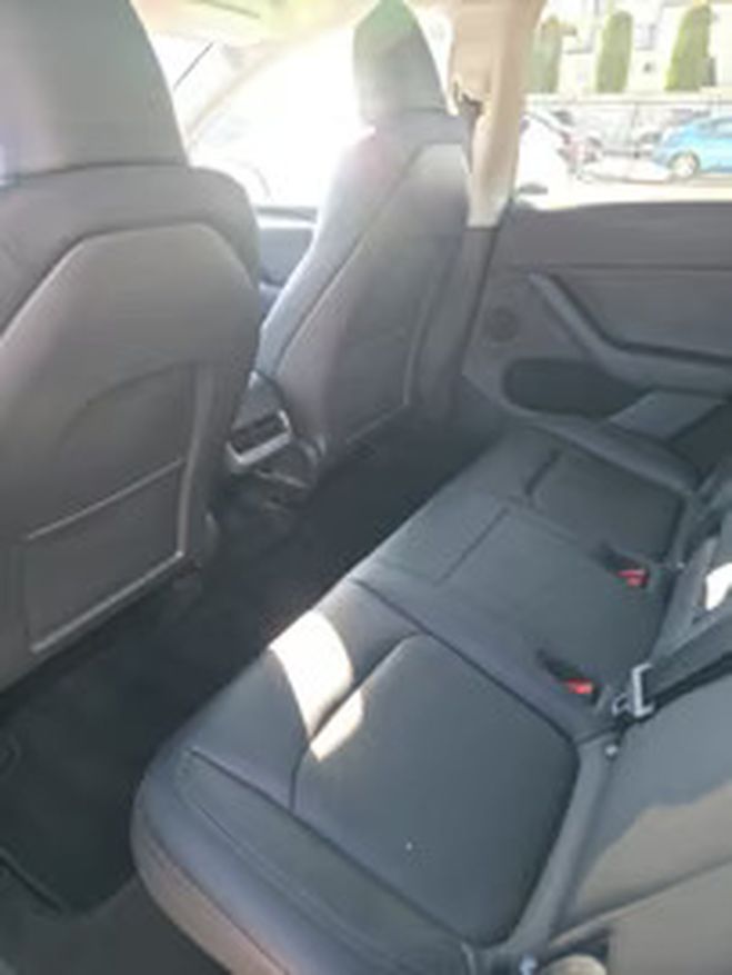 Tesla Model Y Standard RWD blanc de 2024