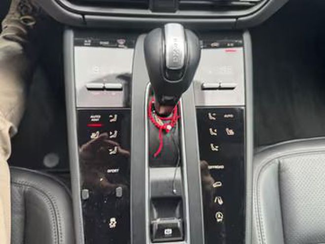 Porsche Macan  gris de 2022