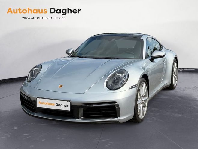 Porsche 911 Carrera 4 gris de 2021