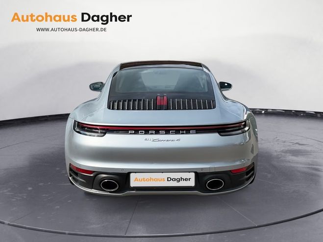Porsche 911 Carrera 4 gris de 2021