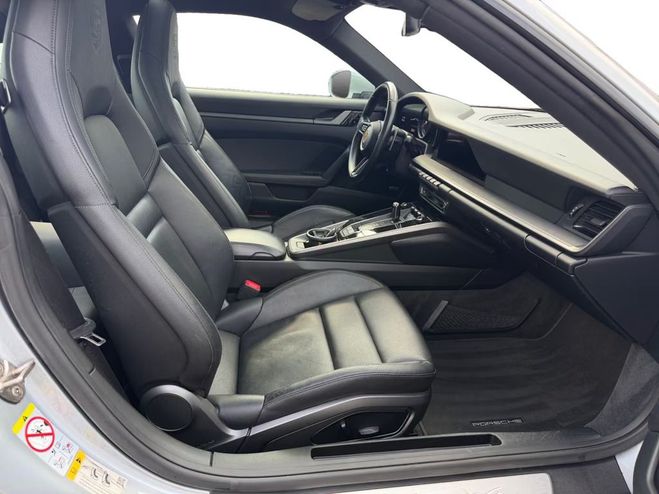 Porsche 911 Carrera 4 gris de 2021