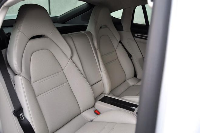 Porsche Panamera Turbo blanc de 2017