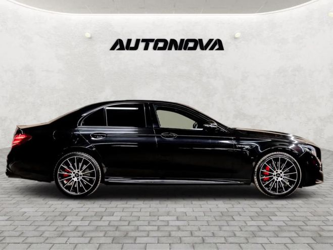 Mercedes Classe E Porsche Macan 2.0 noir de 2020