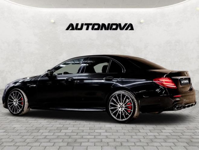 Mercedes Classe E Porsche Macan 2.0 noir de 2020