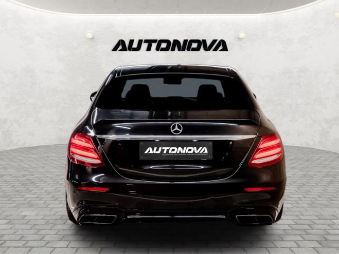 Mercedes Classe E Porsche Macan 2.0 noir de 2020