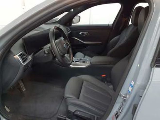 BMW Serie 3 M Sport gris de 2023