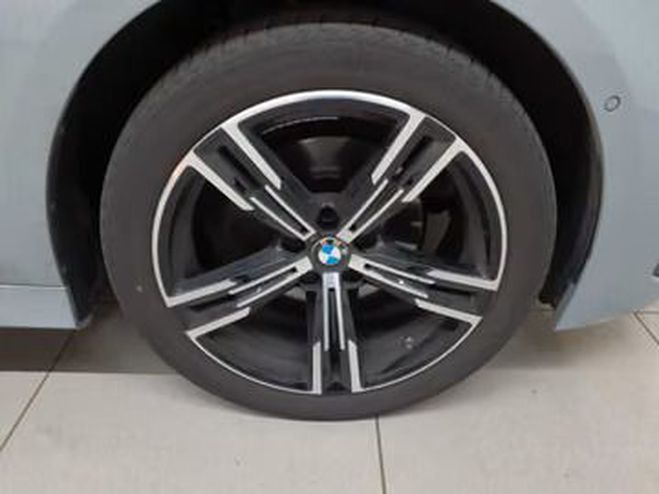 BMW Serie 3 M Sport gris de 2023