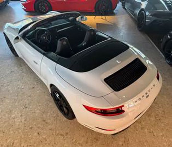 Porsche 911 Carrera Cabriolet blanc de 2016