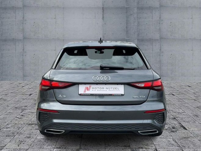 Audi A3 35 TDI S line gris de 2023