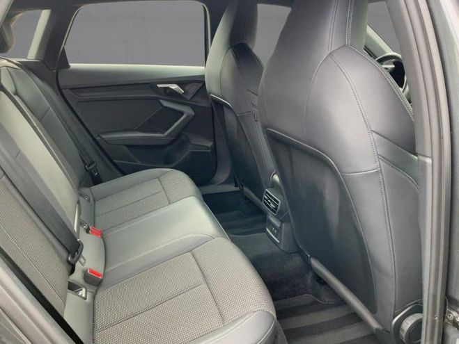 Audi A3 35 TDI S line gris de 2023