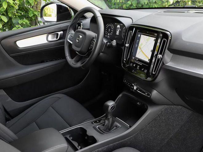 Volvo XC40 T2 Momentum Pro noir de 2021
