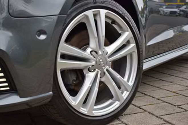 Audi A3 40 TFSI e S line gris fonc� de 2020