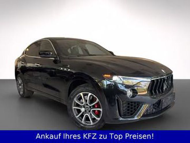 Maserati Levante Modena S AWD noir de 2023