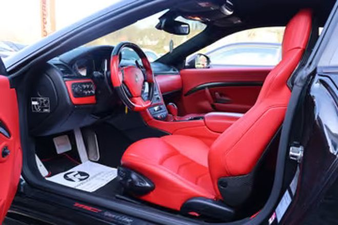 Maserati Gran Turismo 4.7 V8 MC noir de 2015