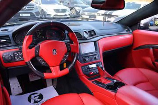 Maserati Gran Turismo 4.7 V8 MC noir de 2015