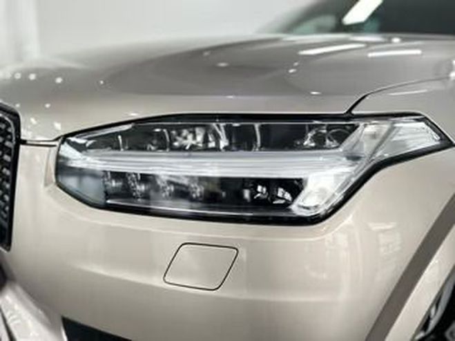 Volvo XC90 T8 Ultra Dark Recharge AWD gris clair de 2024