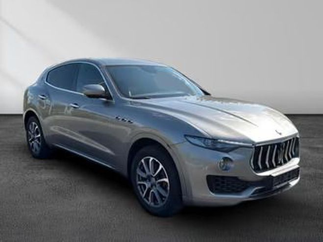 Maserati Levante 3.0 V6 Q4 gris de 2019