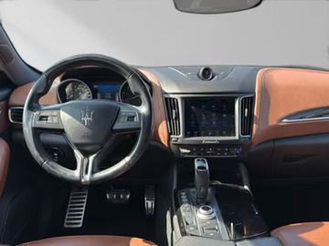 Maserati Levante 3.0 V6 Q4 gris de 2019