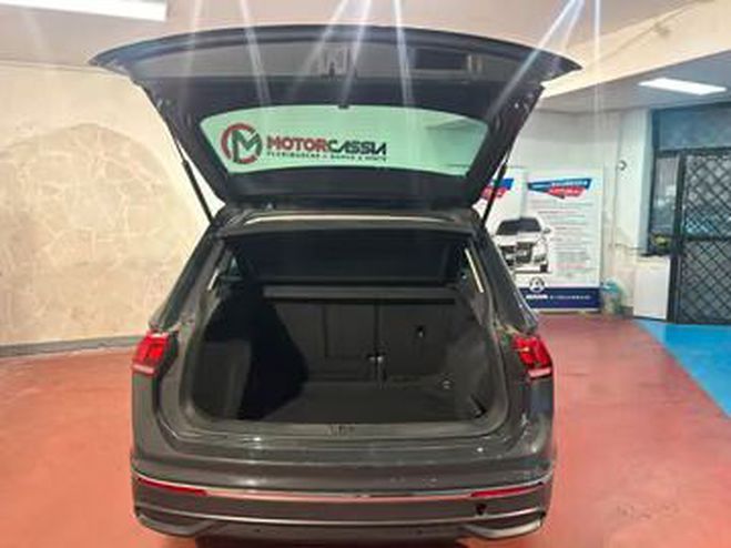 Volkswagen Tiguan 2.0 TDI 150 ch DSG R-Line noir de 2024