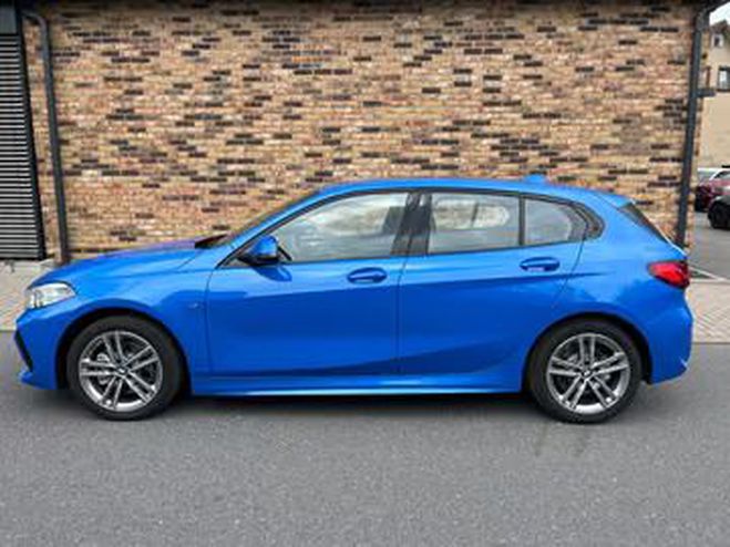 BMW Serie 1 118d M Sport bleu de 2024