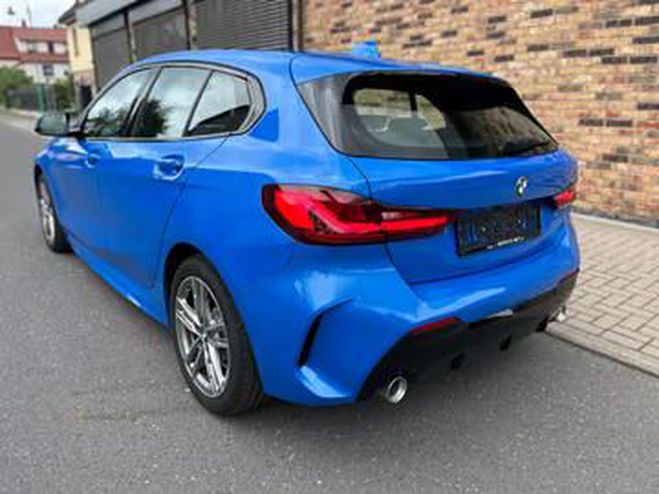 BMW Serie 1 118d M Sport bleu de 2024