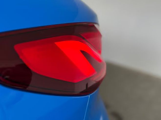 BMW Serie 1 118d M Sport bleu de 2024
