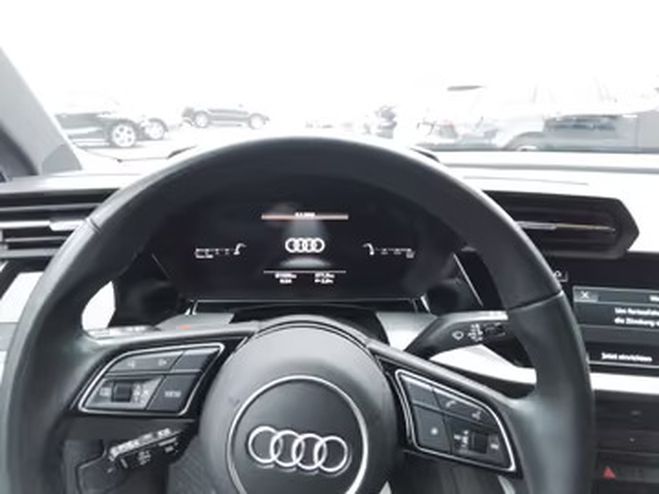 Audi A3 30 TFSI S line noir de 2024