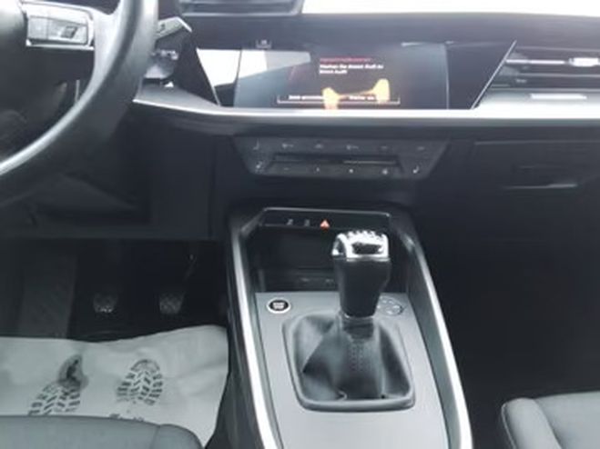 Audi A3 30 TFSI S line noir de 2024