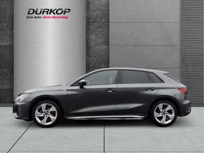 Audi A3 30 TFSI S line noir de 2024