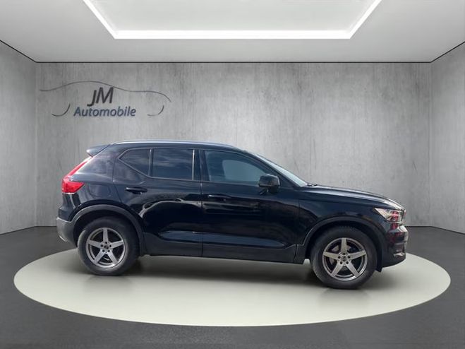 Volvo XC40 Momentum Pro 2WD noir de 2020